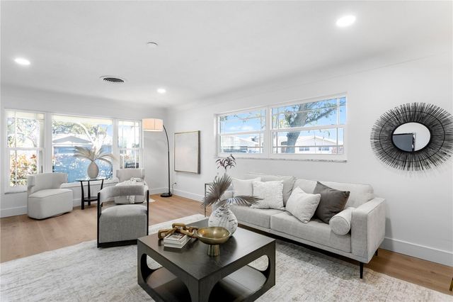 1182 41ST AVENUE NE, St Petersburg, FL 33703