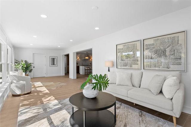 1182 41ST AVENUE NE, St Petersburg, FL 33703