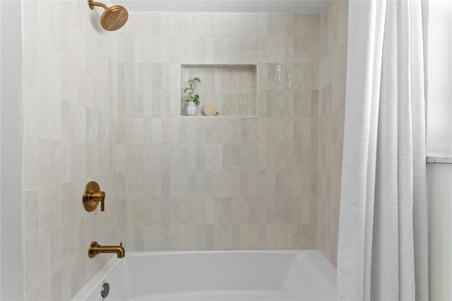 1182 41ST AVENUE NE, St Petersburg, FL 33703