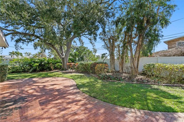 1182 41ST AVENUE NE, St Petersburg, FL 33703