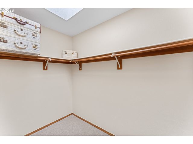 3993 MAPLETON Dr, West Linn, OR 97068