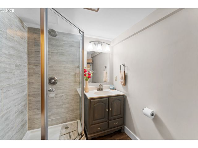 3993 MAPLETON Dr, West Linn, OR 97068