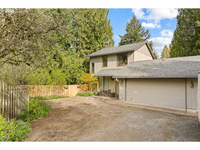 3993 MAPLETON Dr, West Linn, OR 97068