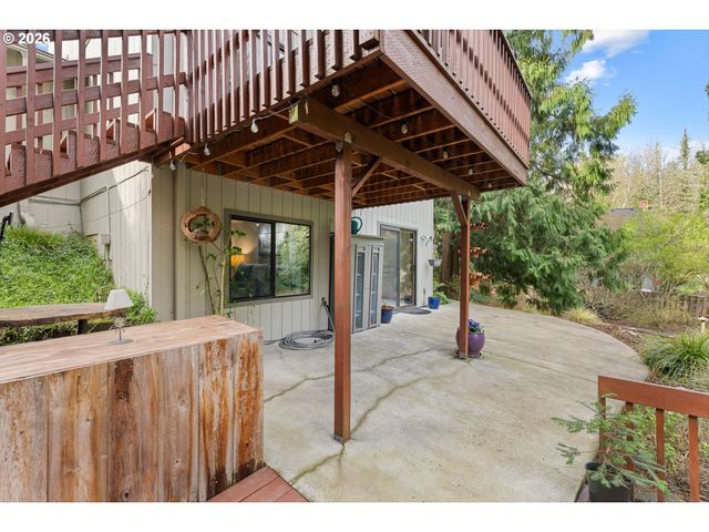 3993 MAPLETON Dr, West Linn, OR 97068