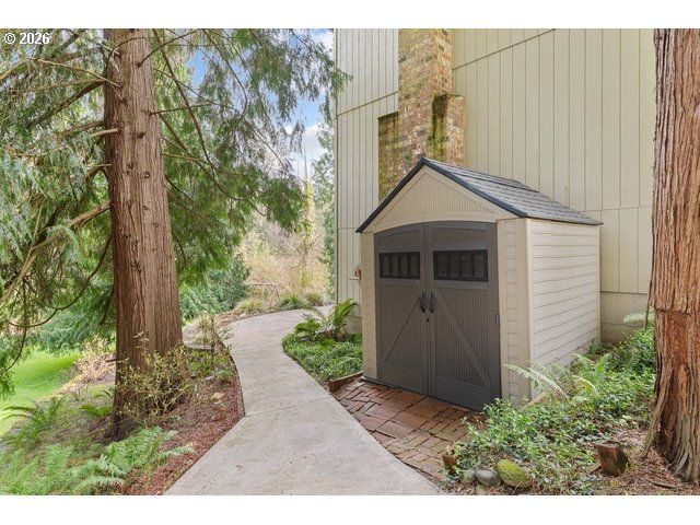 3993 MAPLETON Dr, West Linn, OR 97068