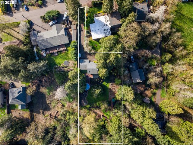 3993 MAPLETON Dr, West Linn, OR 97068