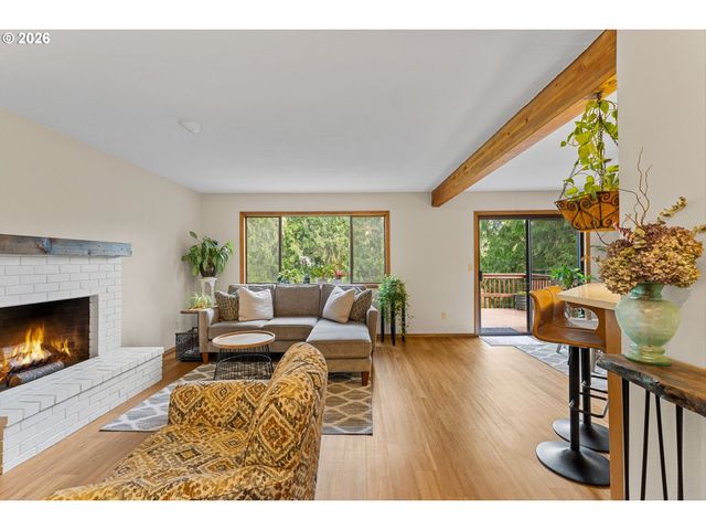 3993 MAPLETON Dr, West Linn, OR 97068