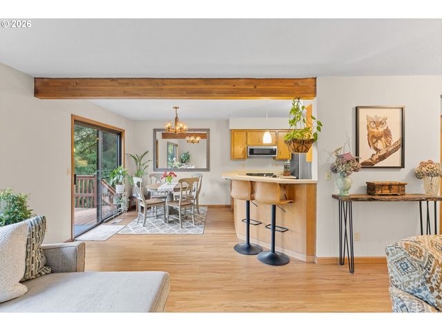 3993 MAPLETON Dr, West Linn, OR 97068