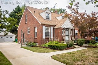 15634 Chestnut Avenue, Eastpointe, MI 48021