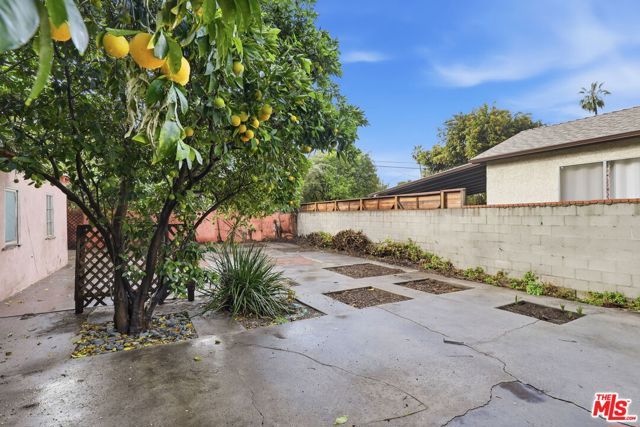 14308 Califa Street, Van Nuys (los Angeles), CA 91401