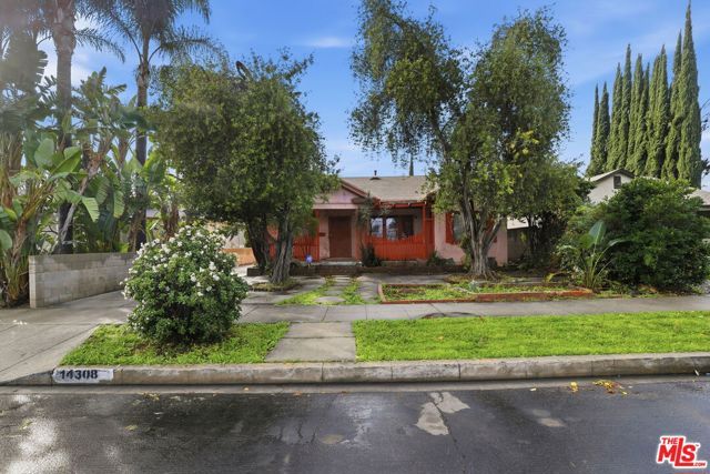 14308 Califa Street, Van Nuys (los Angeles), CA 91401