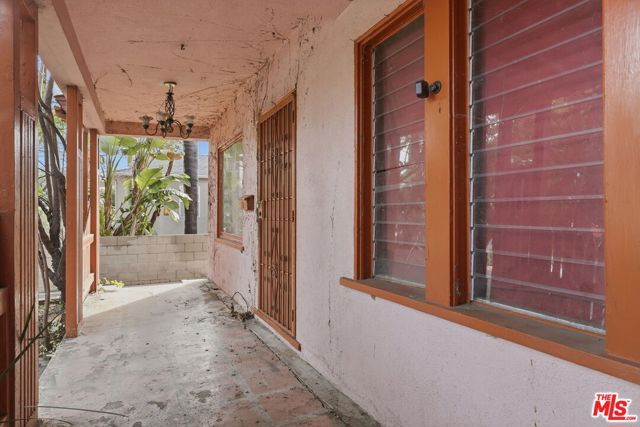 14308 Califa Street, Van Nuys (los Angeles), CA 91401