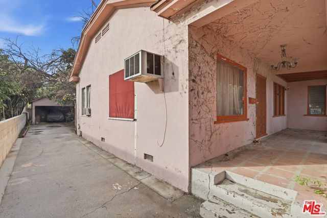 14308 Califa Street, Van Nuys (los Angeles), CA 91401