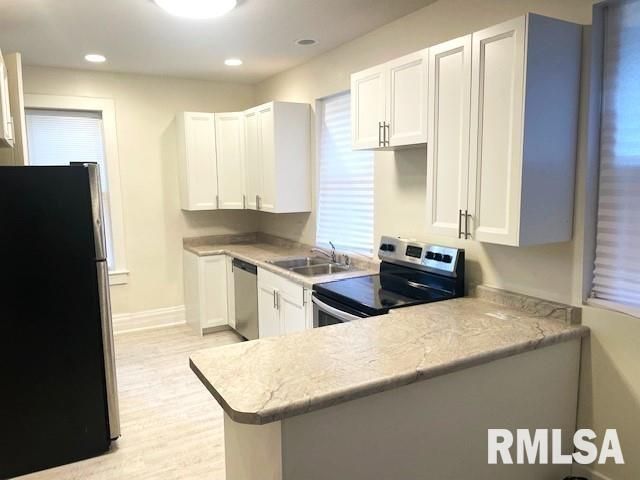 930 N 8TH Street, Springfield, IL 62702