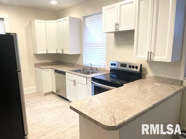 930 N 8TH Street, Springfield, IL 62702