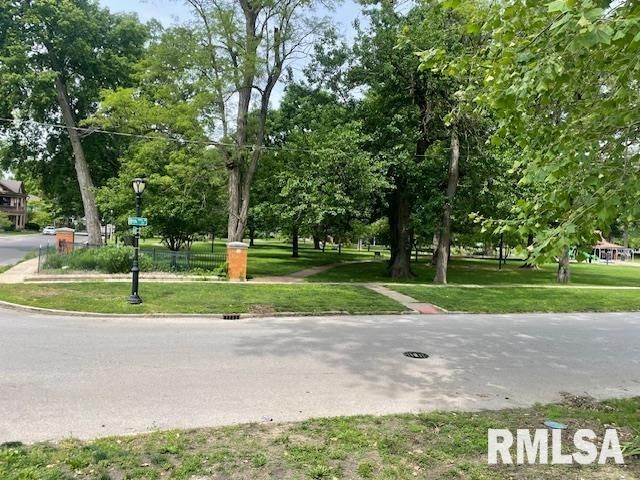 930 N 8TH Street, Springfield, IL 62702