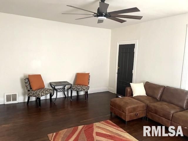 930 N 8TH Street, Springfield, IL 62702