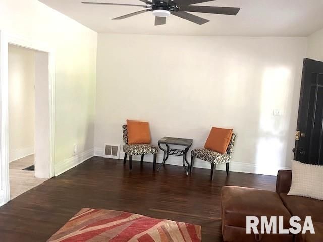 930 N 8TH Street, Springfield, IL 62702