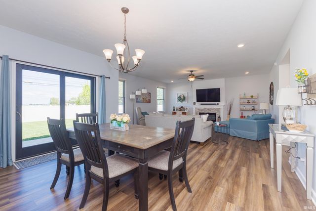 805 N Wild Pine Drive, Yorktown, IN 47396