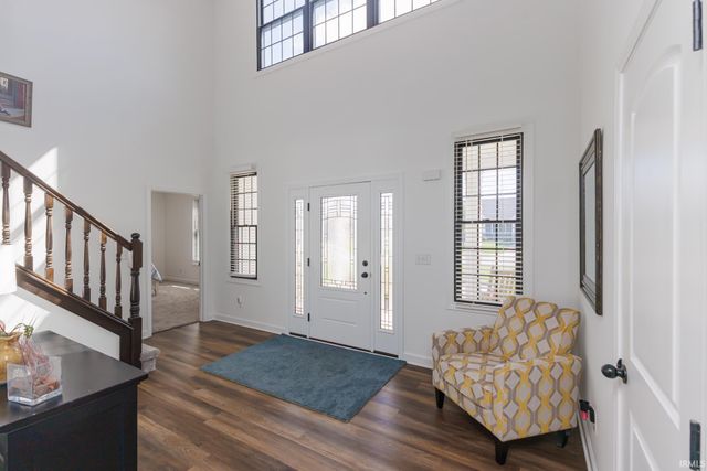 805 N Wild Pine Drive, Yorktown, IN 47396