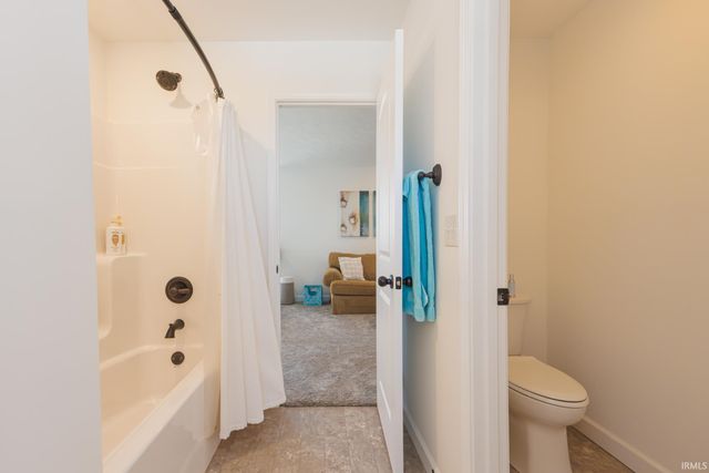 805 N Wild Pine Drive, Yorktown, IN 47396