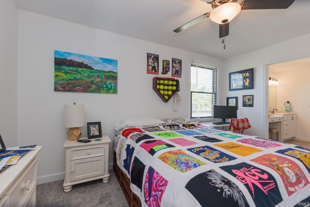 805 N Wild Pine Drive, Yorktown, IN 47396
