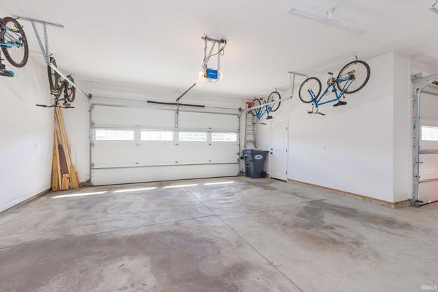 805 N Wild Pine Drive, Yorktown, IN 47396