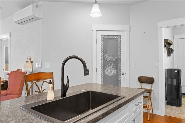 672 Heber Lane, Medford, OR 97501