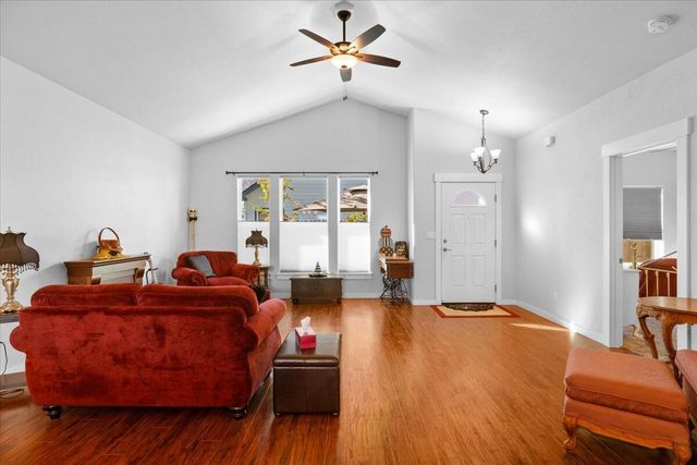 672 Heber Lane, Medford, OR 97501