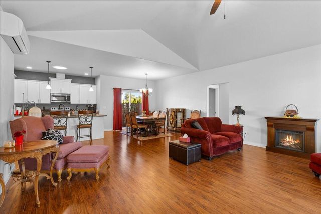 672 Heber Lane, Medford, OR 97501