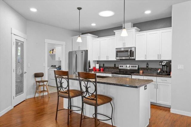 672 Heber Lane, Medford, OR 97501