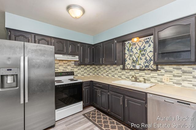 225 11 Mile Road, Sparta, MI 49345