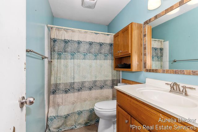 225 11 Mile Road, Sparta, MI 49345