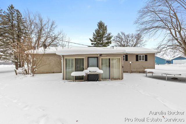 225 11 Mile Road, Sparta, MI 49345