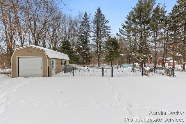 225 11 Mile Road, Sparta, MI 49345