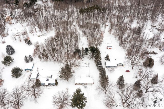 225 11 Mile Road, Sparta, MI 49345