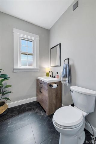 7012 S Rock Hill Road, St Louis, MO 63123