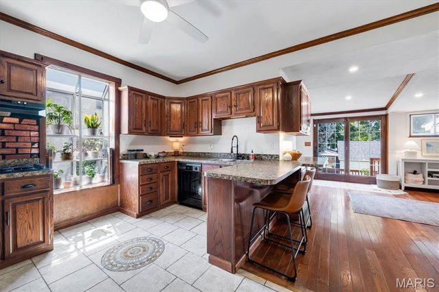 7012 S Rock Hill Road, St Louis, MO 63123