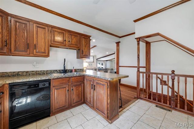 7012 S Rock Hill Road, St Louis, MO 63123