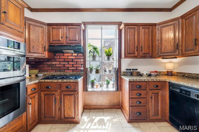 7012 S Rock Hill Road, St Louis, MO 63123