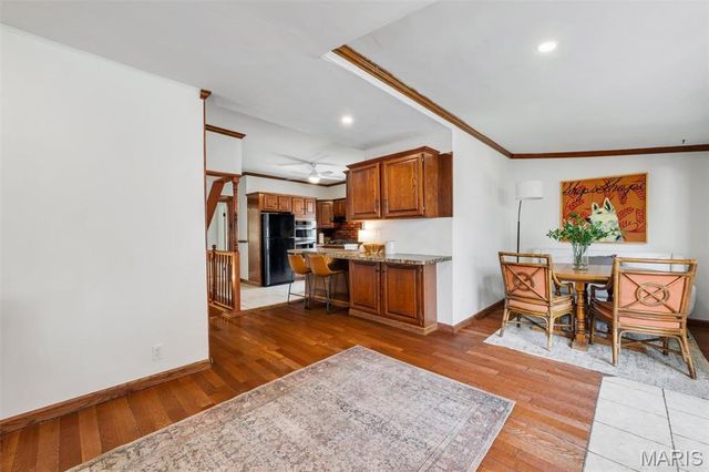7012 S Rock Hill Road, St Louis, MO 63123