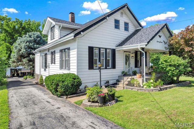 7012 S Rock Hill Road, St Louis, MO 63123