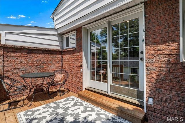 7012 S Rock Hill Road, St Louis, MO 63123
