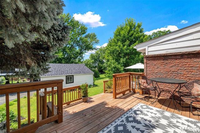 7012 S Rock Hill Road, St Louis, MO 63123