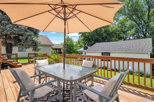 7012 S Rock Hill Road, St Louis, MO 63123