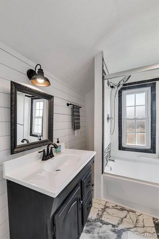 7012 S Rock Hill Road, St Louis, MO 63123