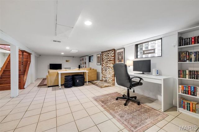 7012 S Rock Hill Road, St Louis, MO 63123