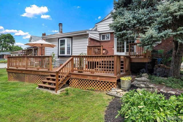 7012 S Rock Hill Road, St Louis, MO 63123