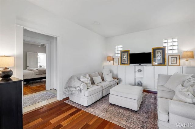 7012 S Rock Hill Road, St Louis, MO 63123