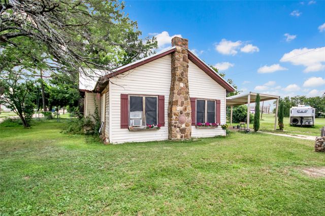 334 N Knox Street, Jacksboro, TX 76458